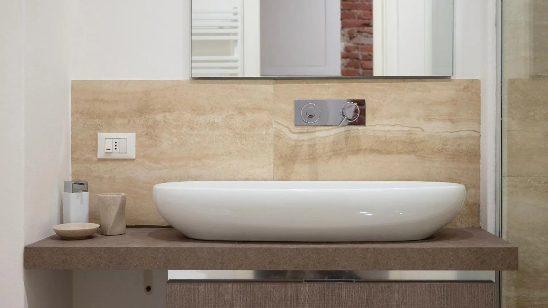 Milano Suite Home 0*, Mailand