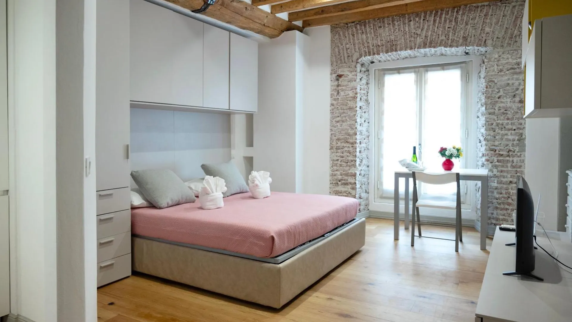 Milano Suite Home