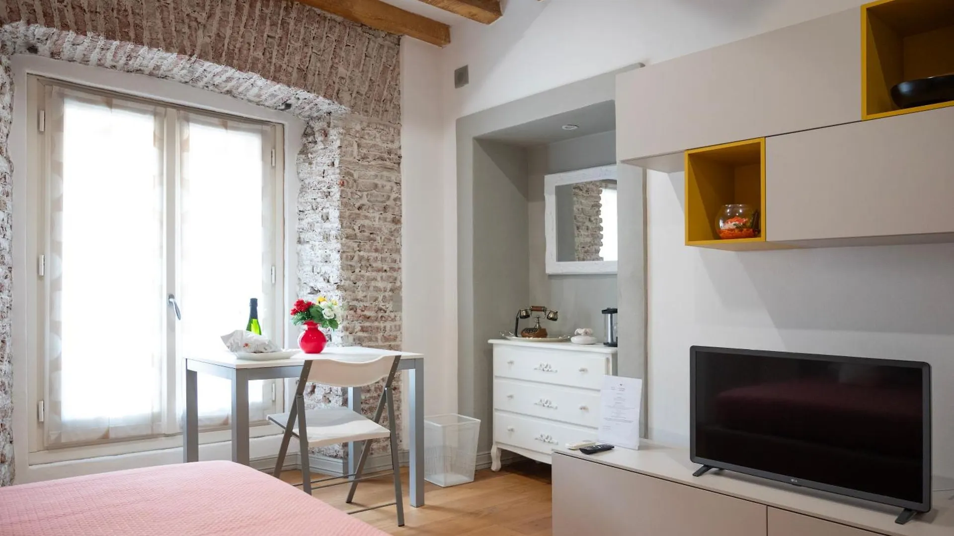 Milano Suite Home